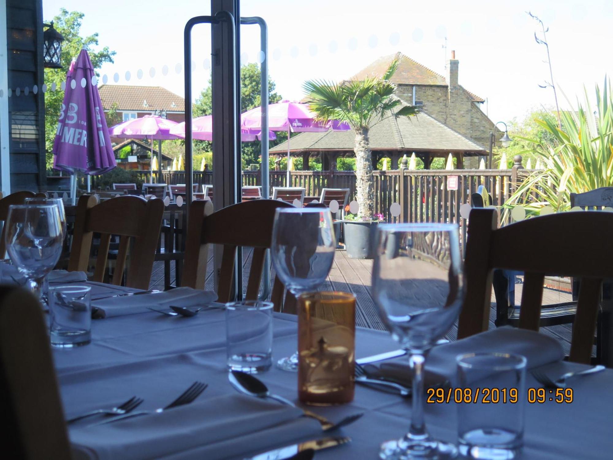Oyster Fleet Hotel 2*